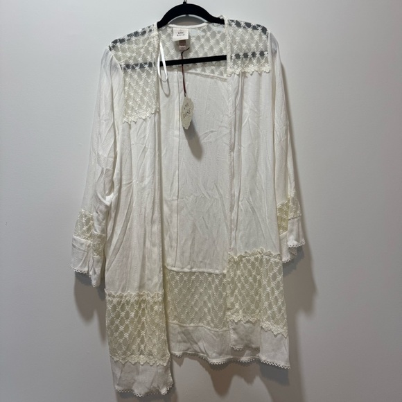 Knox Rose Jackets & Blazers - Knox Rose Cream and White Lace-Trim Open Front Kimono